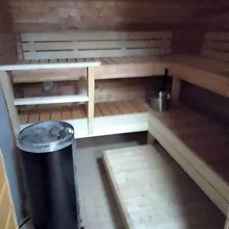 Tornihovi Хостел *